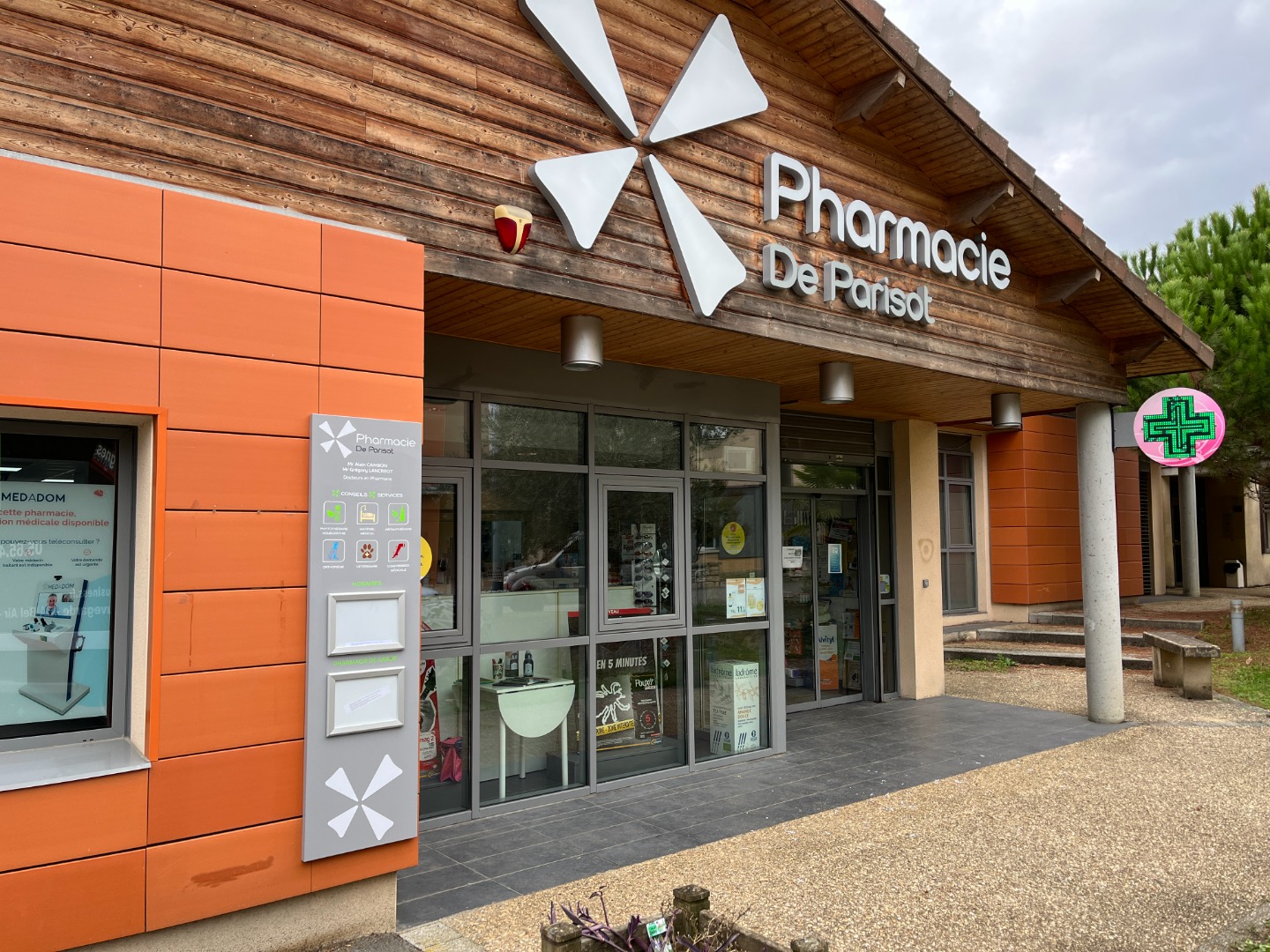 PHARMACIE PARISOT